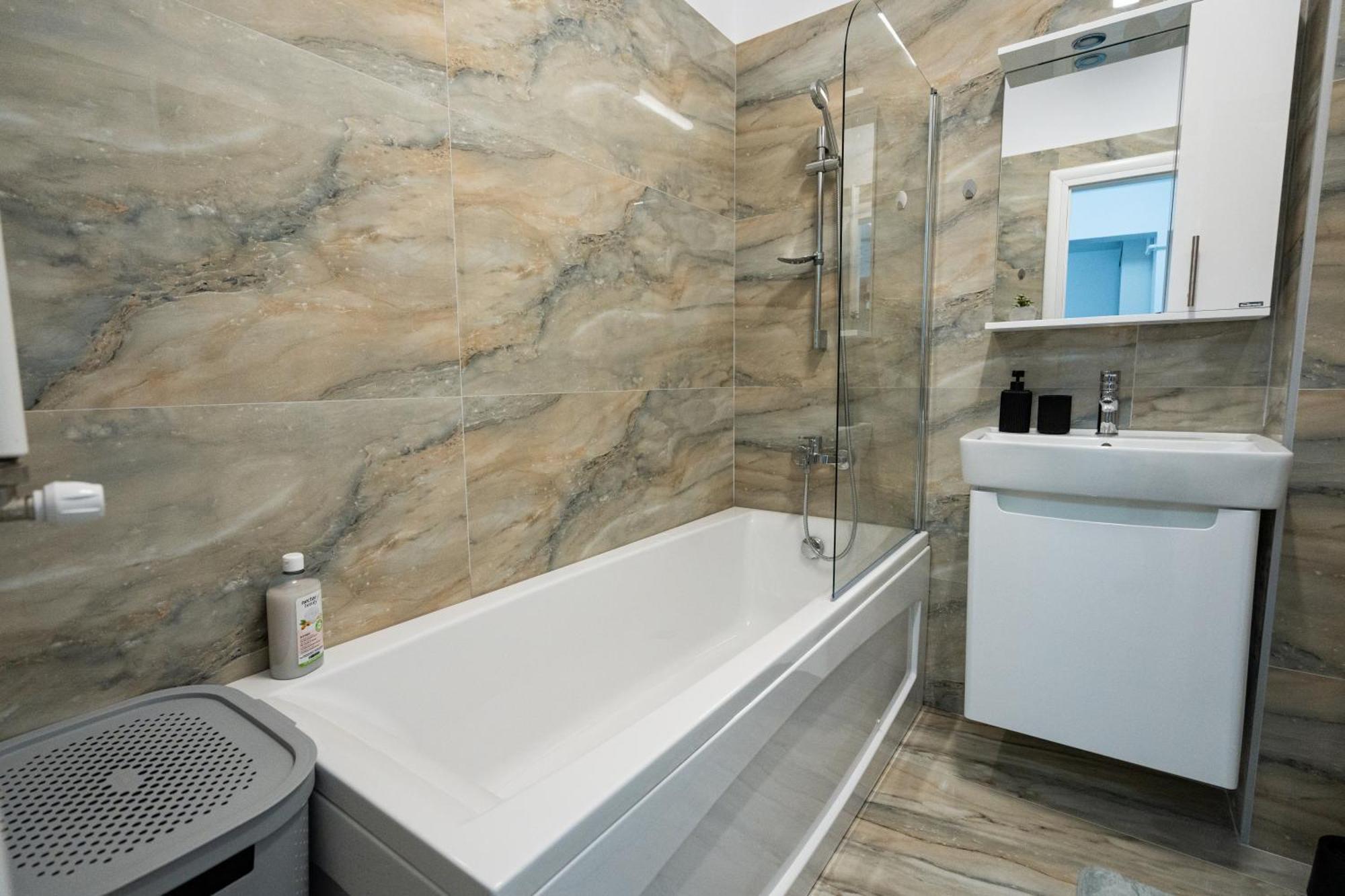Apartment Comfort 2-room 10 Min To Parliament And Old Town *